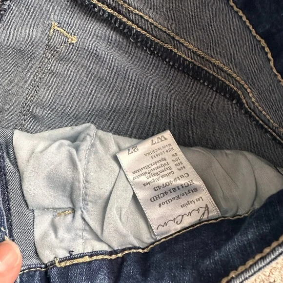 KanCan Jeans - Mid Rise • Size 27 • Medium Wash - Picture 5 of 5